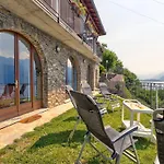 Climb, Cruise & Dine Como, Cleaning Included Apartman