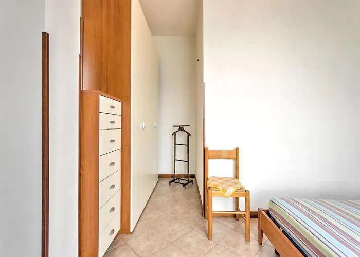 Climb, Cruise & Dine Como, Cleaning Included Apartamento