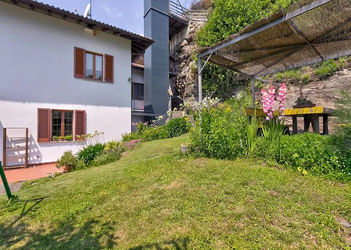 Climb, Cruise & Dine Como, Cleaning Included Apartamento Gravedona