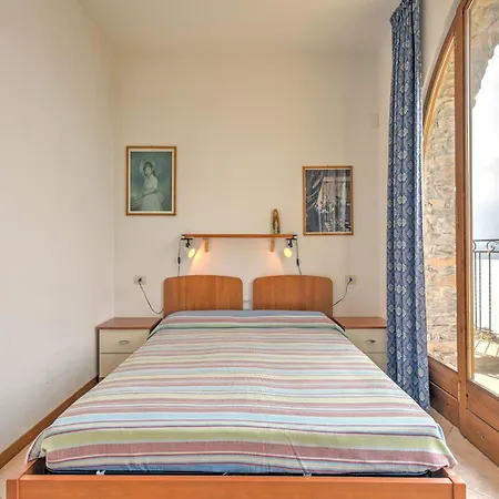 דירה Climb, Cruise & Dine Como, Cleaning Included